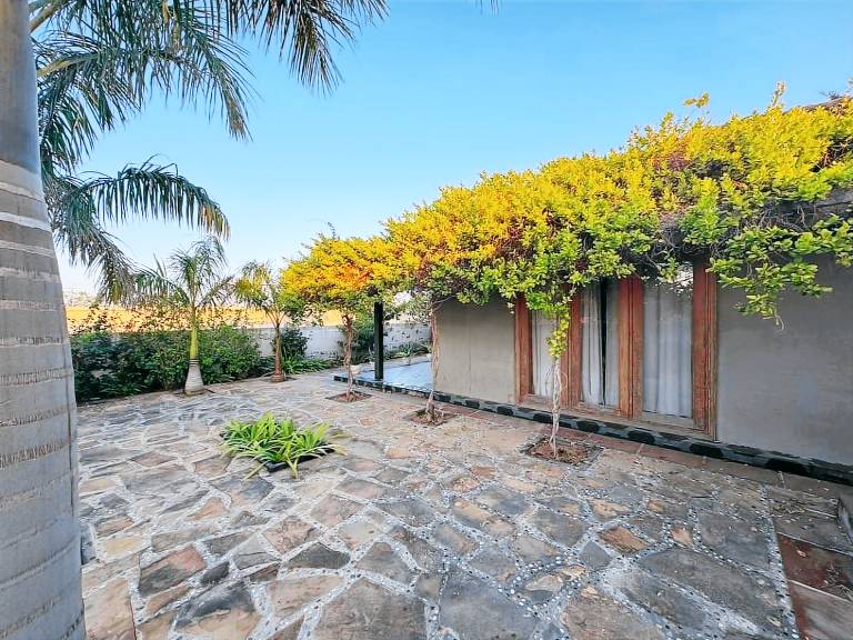 Vacation home with garden — photo 5