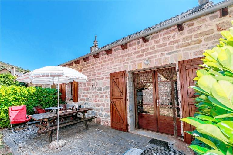 Nice gite with terrace & yard | Pets are welcome — photo 2