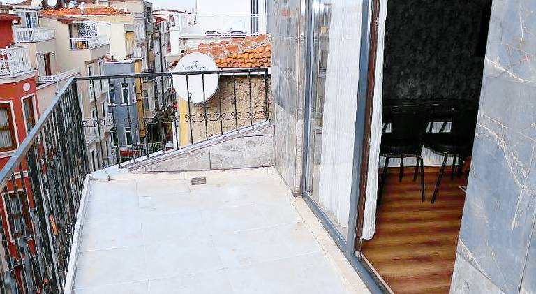 Beautiful serviced apartment with patio | Near Taksim Square | Pets allowed — photo 5