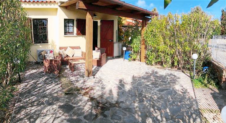 Lovely house with patio, garden & barbeque | Pets allowed — photo 2