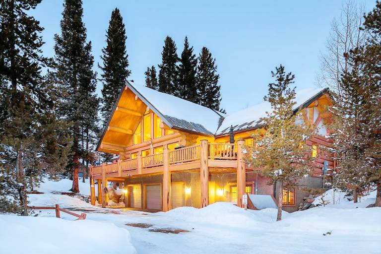 Chalet Blue River