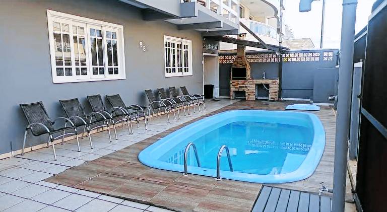 House with pool & hot tub in Bombinhas