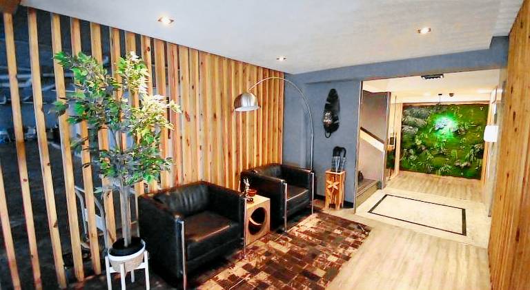 Beautiful rental apartment with yard, terrace & pool | Perfect for remote work | Dogs allowed — photo 4