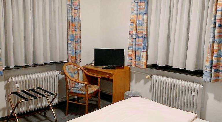 Waldhotel Hensel's Felsenkeller — photo 2