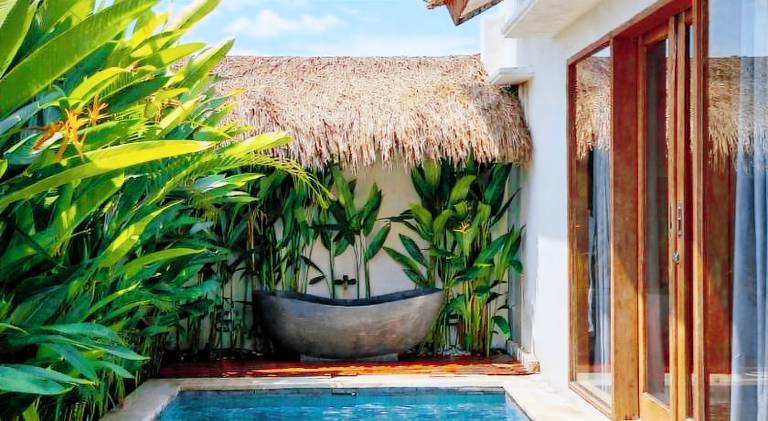 Villa with pool & jacuzzi | Pets allowed in Canggu