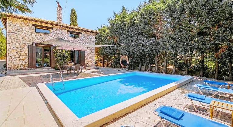 Villa with pool in Lefkada
