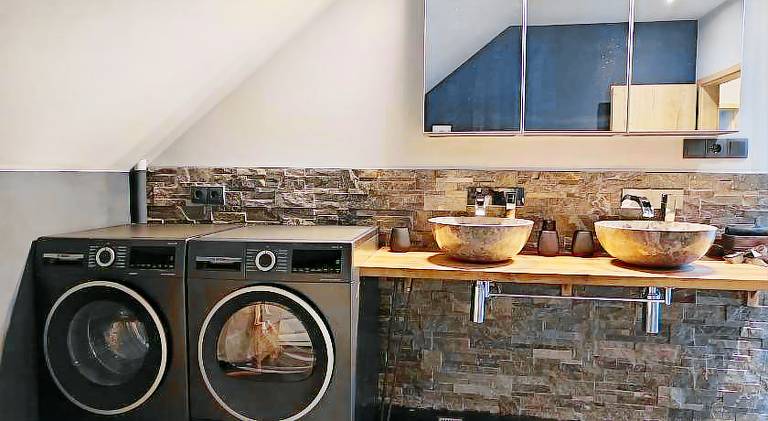 Vacation home with hot tub — photo 3