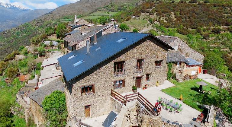 Vacation home with barbeque, yard & terrace | Pets allowed in Lleida