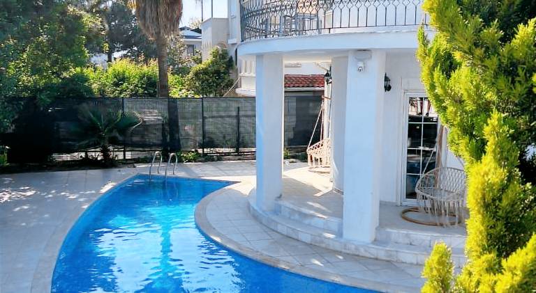 Fully equipped villa with garden, grill & jacuzzi | Dogs allowed in Antalya