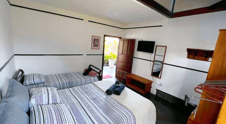 Beautiful apartment with private pool & yard | Beach nearby | Pet-friendly — photo 2