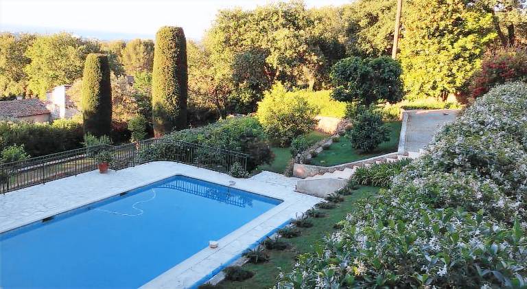 Luxury Villa with Panoramic Views, Pool & Serene Garden Retreat in Saint-Paul-de-Vence
