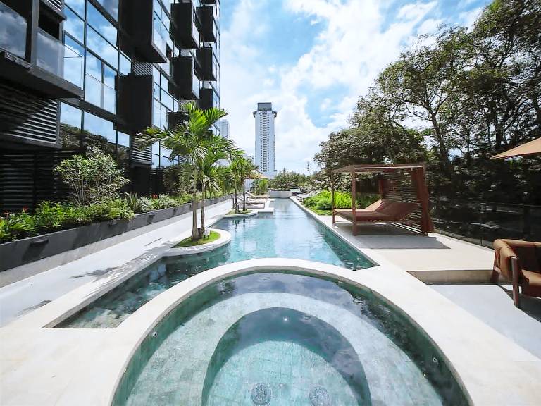 Smart Loft Style 1br Apt near to shops