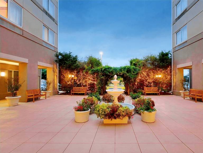 Hilton Garden Inn Fairfax — photo 3