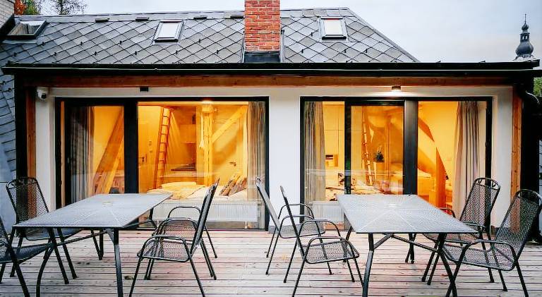 Lovely serviced apartment with terrace, jacuzzi & yard | Pets are welcome — photo 3