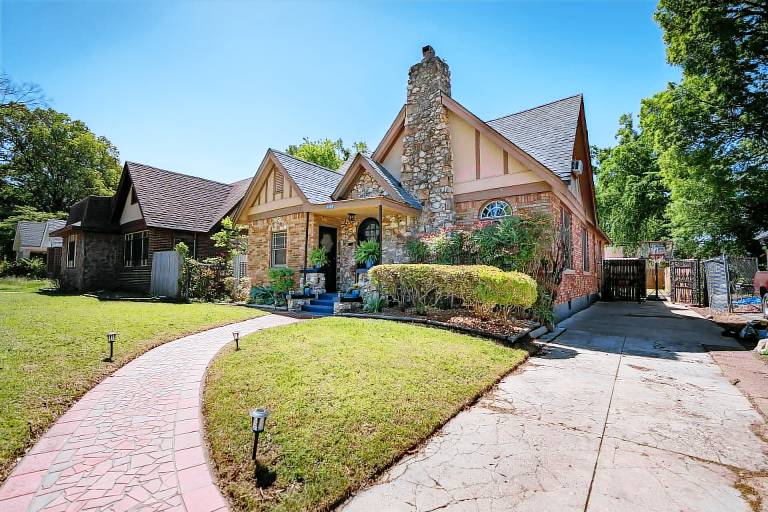 House  Glenview
