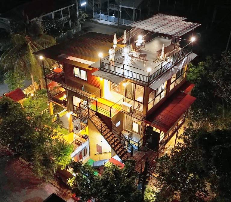 Golden Mango House in Sam Roi Yot