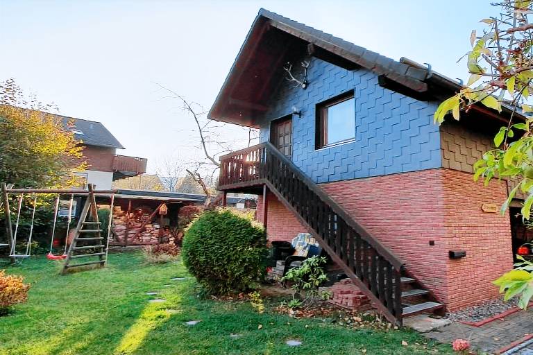 House with yard & grill | Pets allowed — photo 2