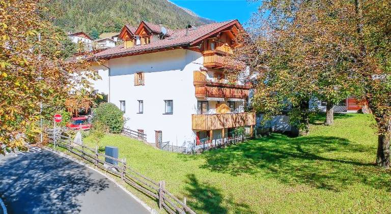 Apartments Hubertus - central St Leonhard - free parking - Netflix - PasseiertalCard included - hiki — photo 4