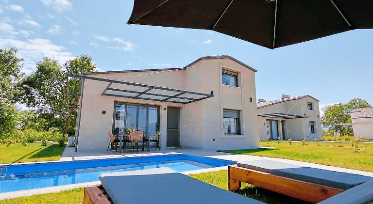 Villa with private pool, yard & terrace | Perfect for remote work in Katerini