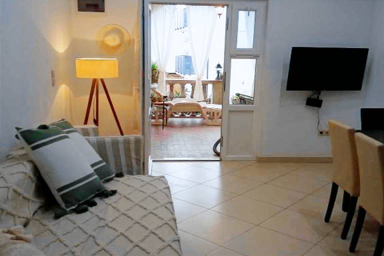 Fully equipped nice rental apartment with barbeque & terrace | Pets allowed — photo 4