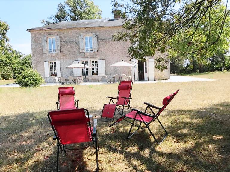 Gite with private pool, BBQ & patio — photo 2