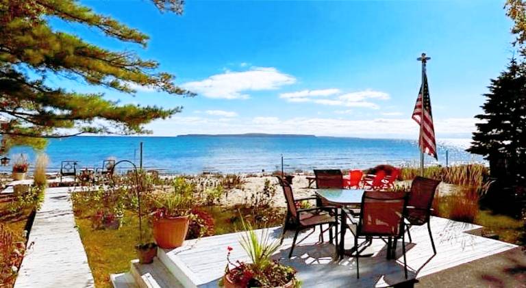 Vacation home with 3 rooms for 8 persons in St. Ignace, MI
