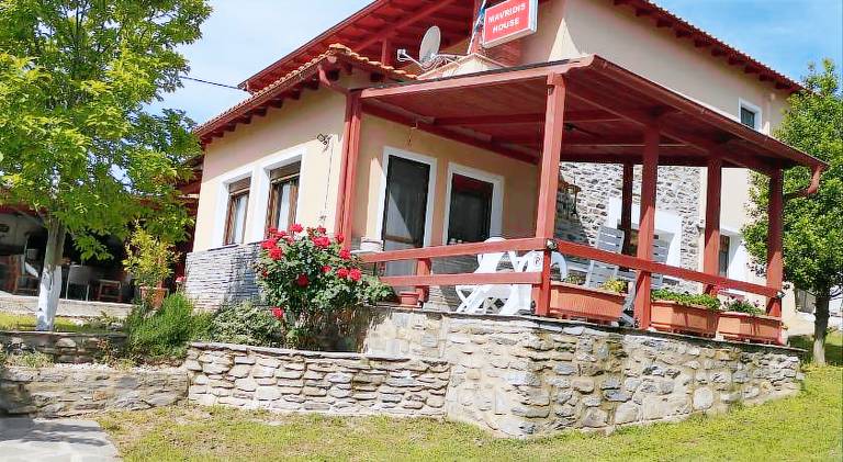 Fully equipped beautiful vacation home with garden, patio & barbeque | Good for workation | Pets are welcome in Kavala