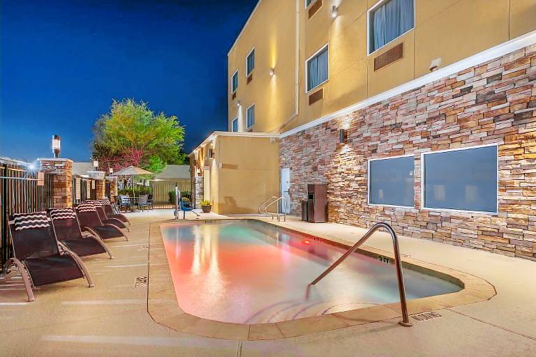 Best Western Plus Lake Jackson Inn & Suites — photo 5