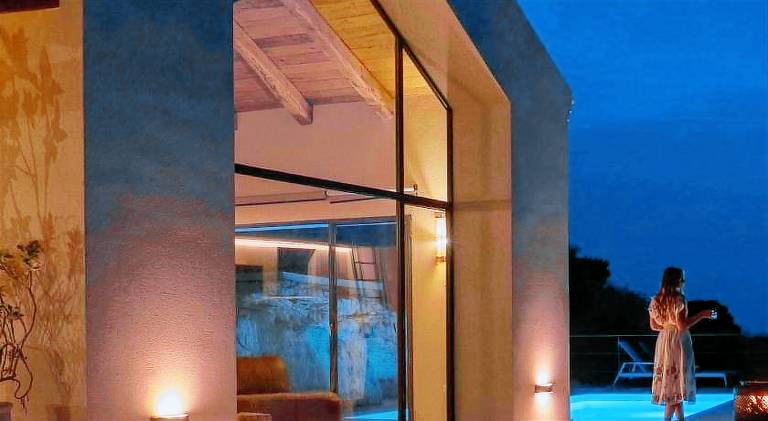 Villa with pool — photo 5