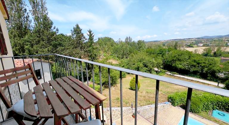 Apartment with pool, grill & garden — photo 4