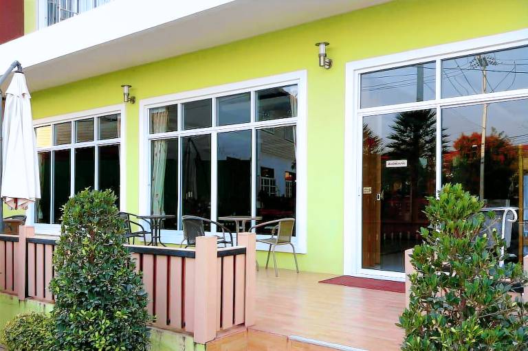 Rueanrimnam Hotel