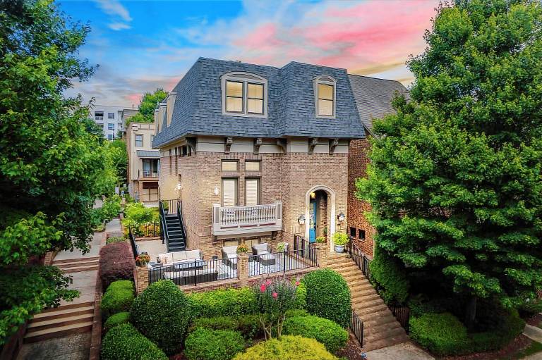 House  Brookwood Hills