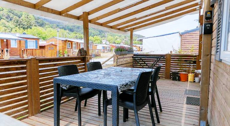 Chalet with pool — photo 4