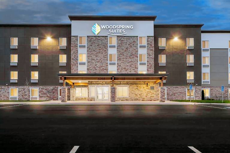 Woodspring Suites Kansas City Airport