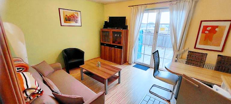 Holiday apartment with yard, barbecue & terrace — photo 2