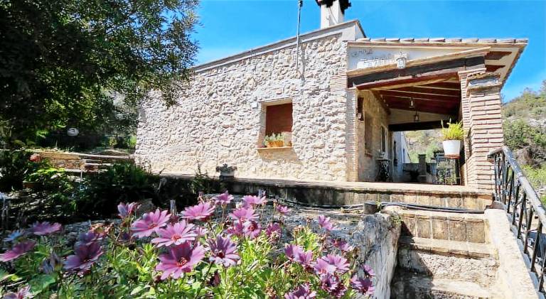 Vacation home with pool in Denia