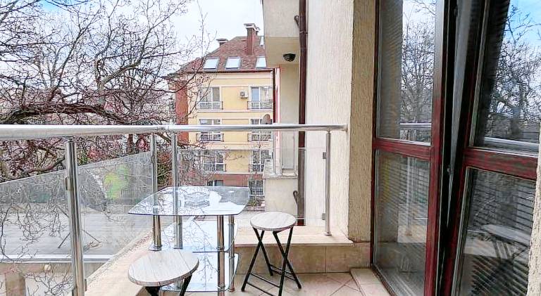 Apartment with terrace — photo 4