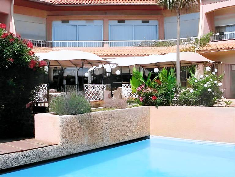 Noemys Toulon La Valette - Hotel restaurant avec piscine in La Valette-du-Var