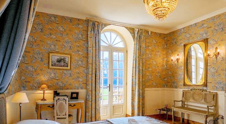 House with barbecue, garden & patio in Bayeux
