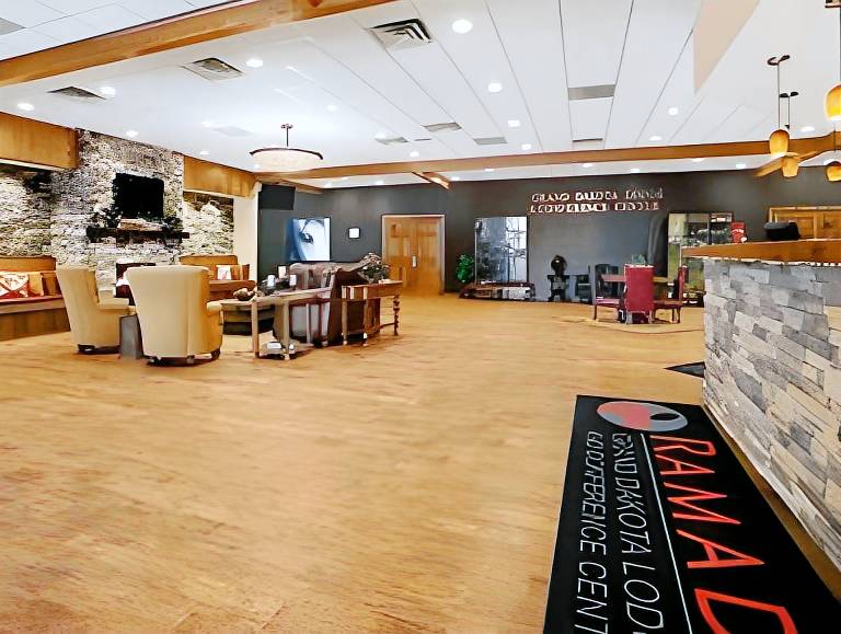 Roosevelt Grand Dakota, SureStay Collection by Best Western — photo 3