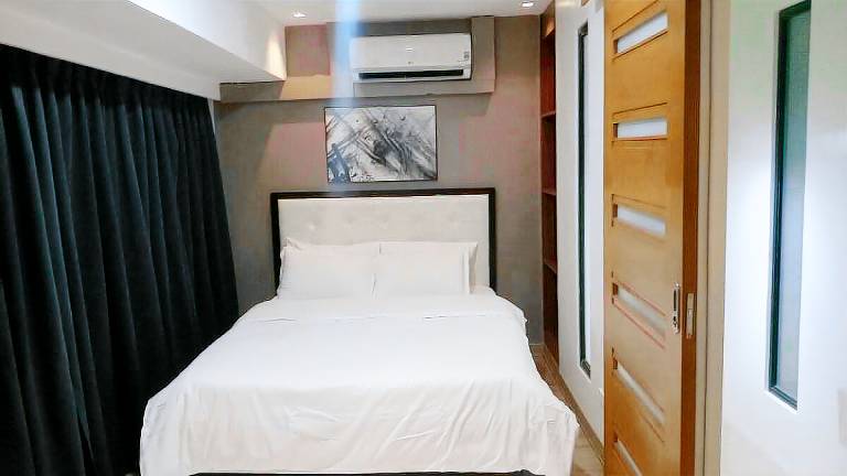 A2J Luxury BGC 2BR Loft Near Malls, Burgos Circle in Taguig