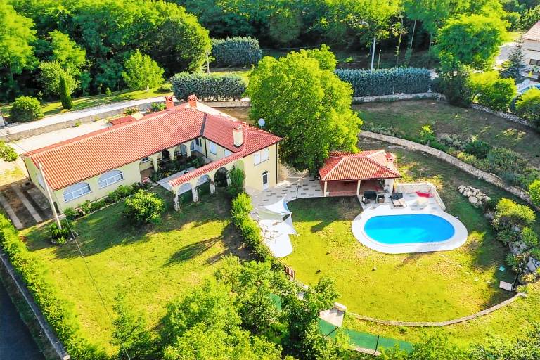 Holiday apartment with yard, patio & pool | Pool view — photo 3