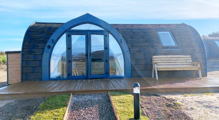 Pleasant lodge with patio, garden & sauna | Perfect for remote work | Dogs allowed in Dornoch