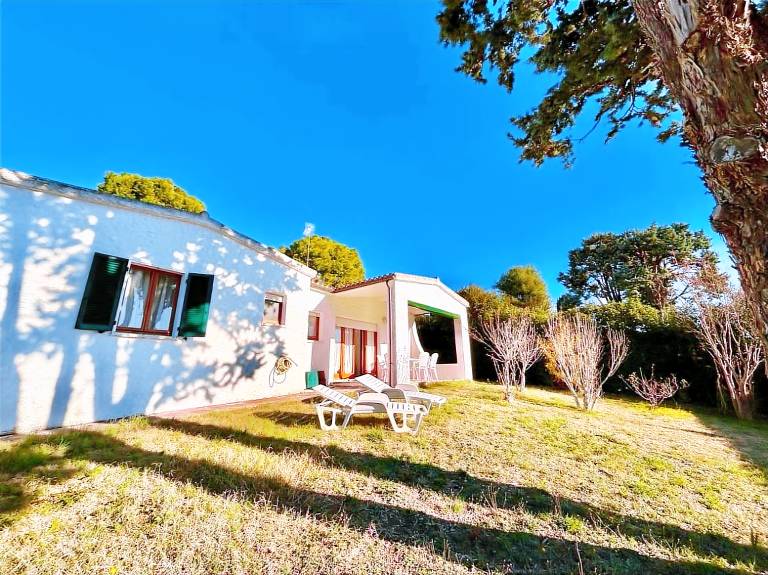 Villa with yard — photo 2