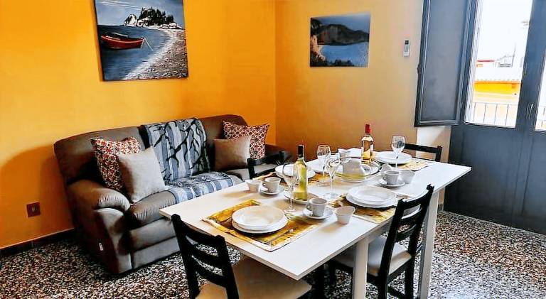 Apartment with 2 rooms for 6 persons in Taormina