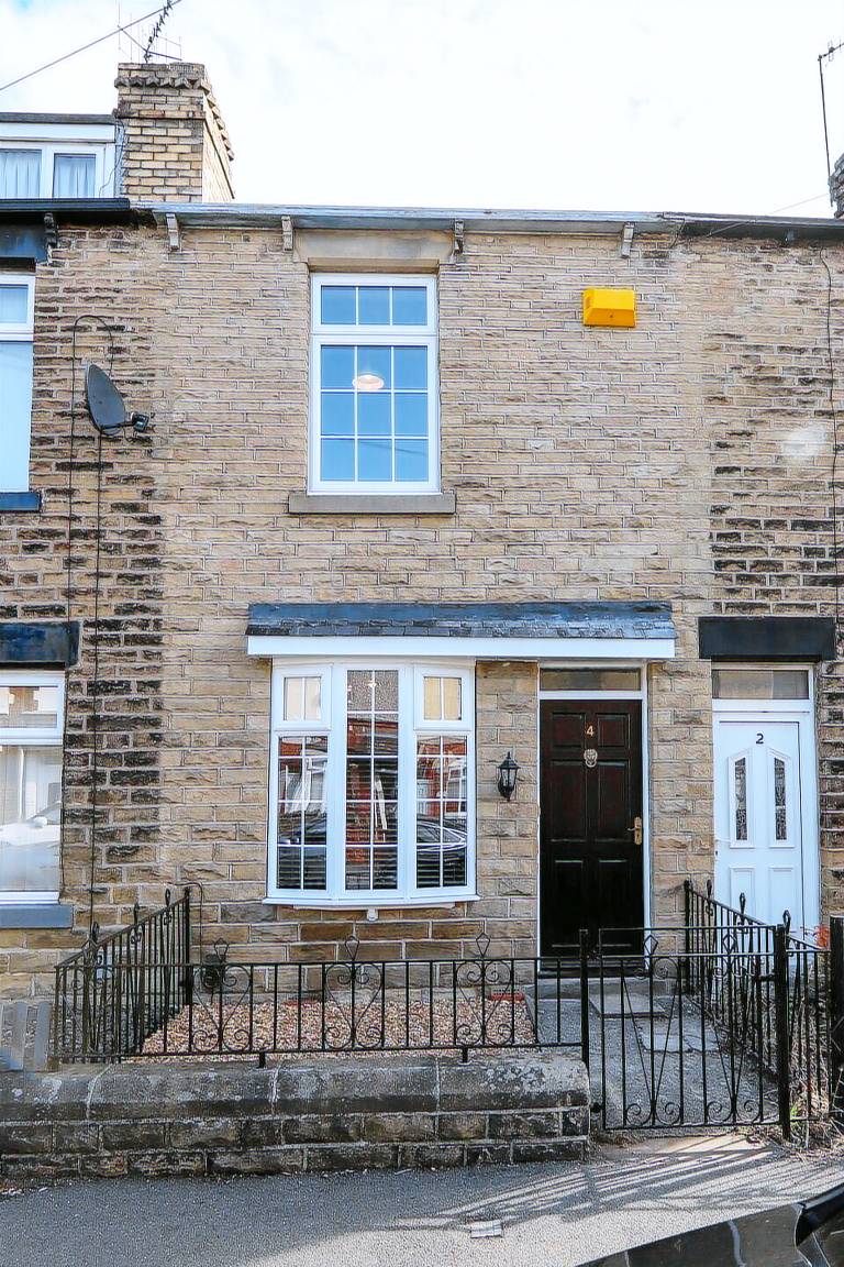 Beautiful 3 Bedroom house - Sleeps 5 Free parking in Sheffield