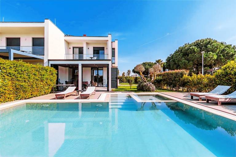 Villa Plazhi San Pietro