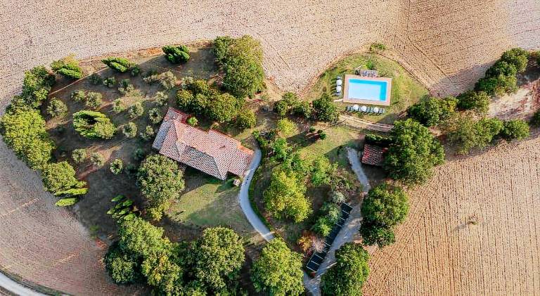 Family-oriented pleasant villa with garden, terrace & barbecue | Pets allowed in Cetona
