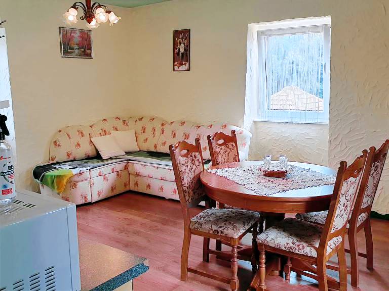 Fully equipped charming house with yard, barbecue & private pool | Garden view | Pet-friendly — photo 3