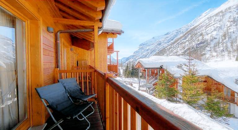 Beautiful serviced apartment with garden & patio | Next to the ski | Pets allowed — photo 2